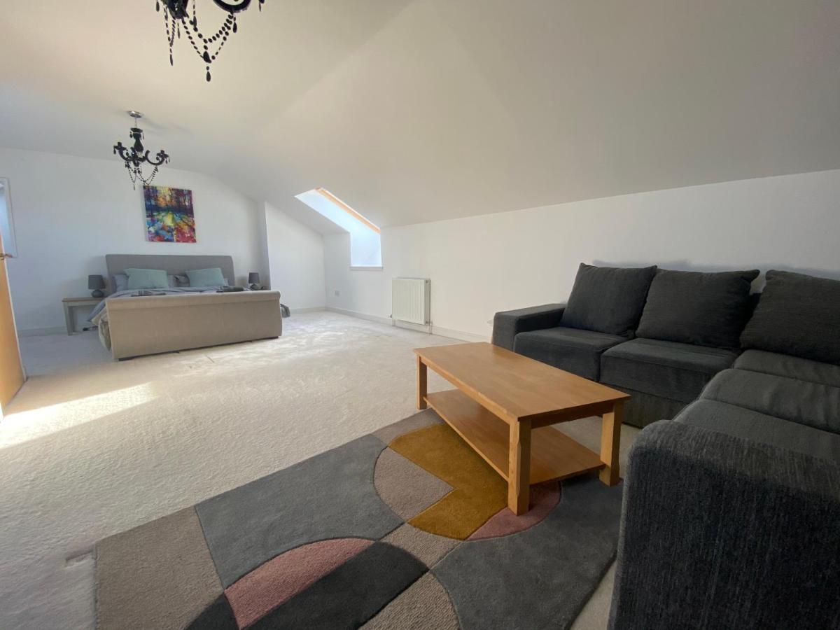 The Duplex Nairn- Spacious 3 Bedroom With Sunny Balcony Bagian luar foto