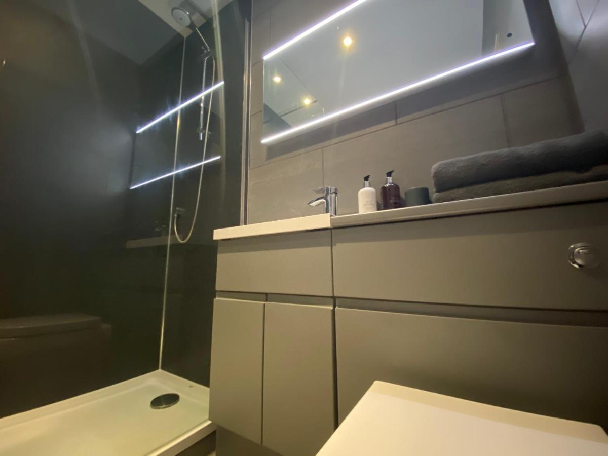 The Duplex Nairn- Spacious 3 Bedroom With Sunny Balcony Bagian luar foto