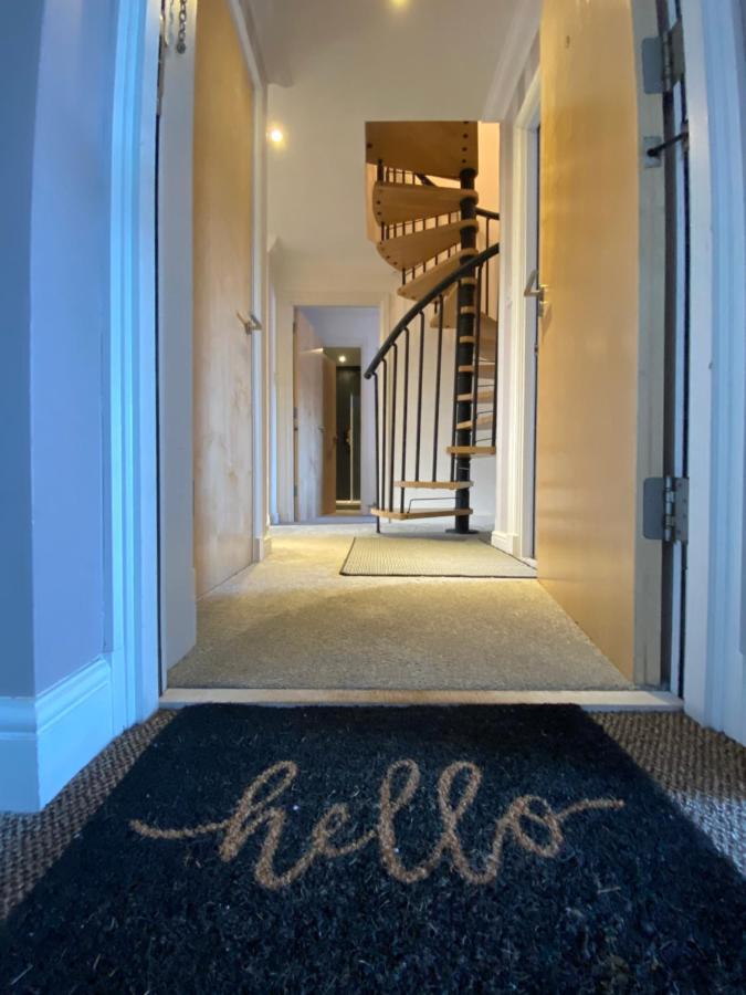 The Duplex Nairn- Spacious 3 Bedroom With Sunny Balcony Bagian luar foto