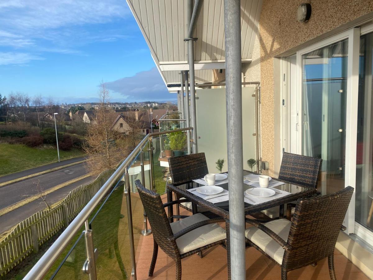 The Duplex Nairn- Spacious 3 Bedroom With Sunny Balcony Bagian luar foto