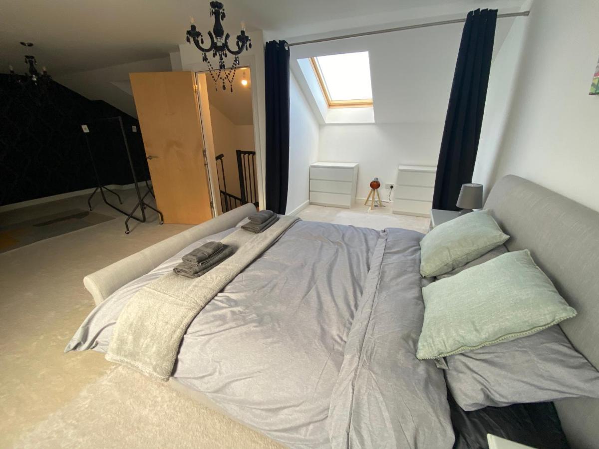 The Duplex Nairn- Spacious 3 Bedroom With Sunny Balcony Bagian luar foto