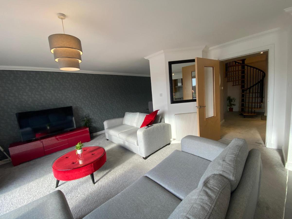 The Duplex Nairn- Spacious 3 Bedroom With Sunny Balcony Bagian luar foto