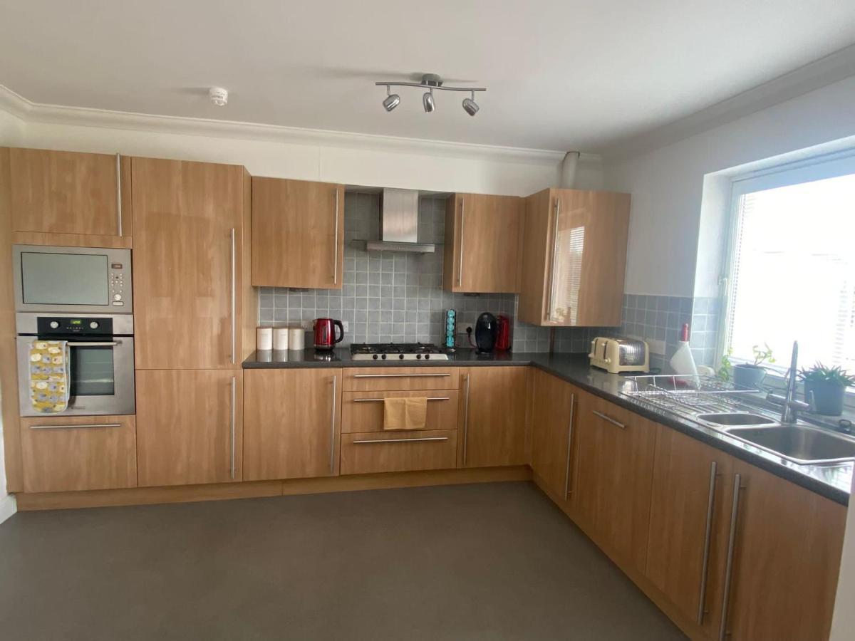 The Duplex Nairn- Spacious 3 Bedroom With Sunny Balcony Bagian luar foto